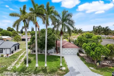 1717 43RD Street SW Naples FL 34116