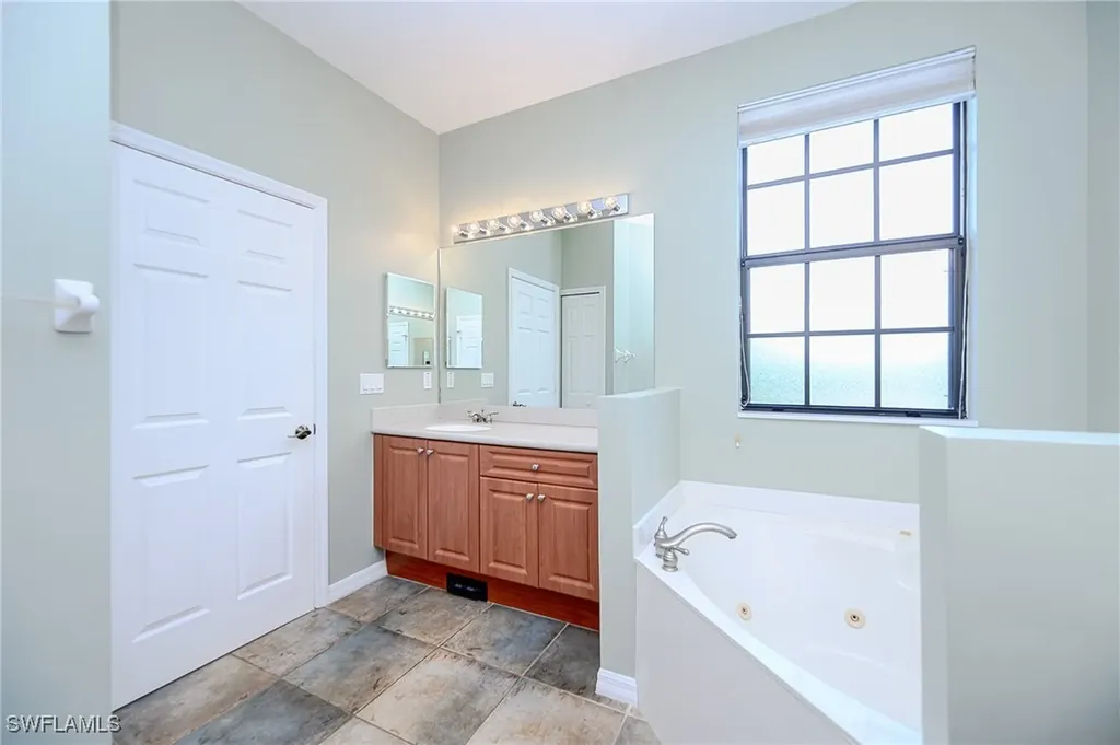 15056 Summit Place Circle Naples FL 34119