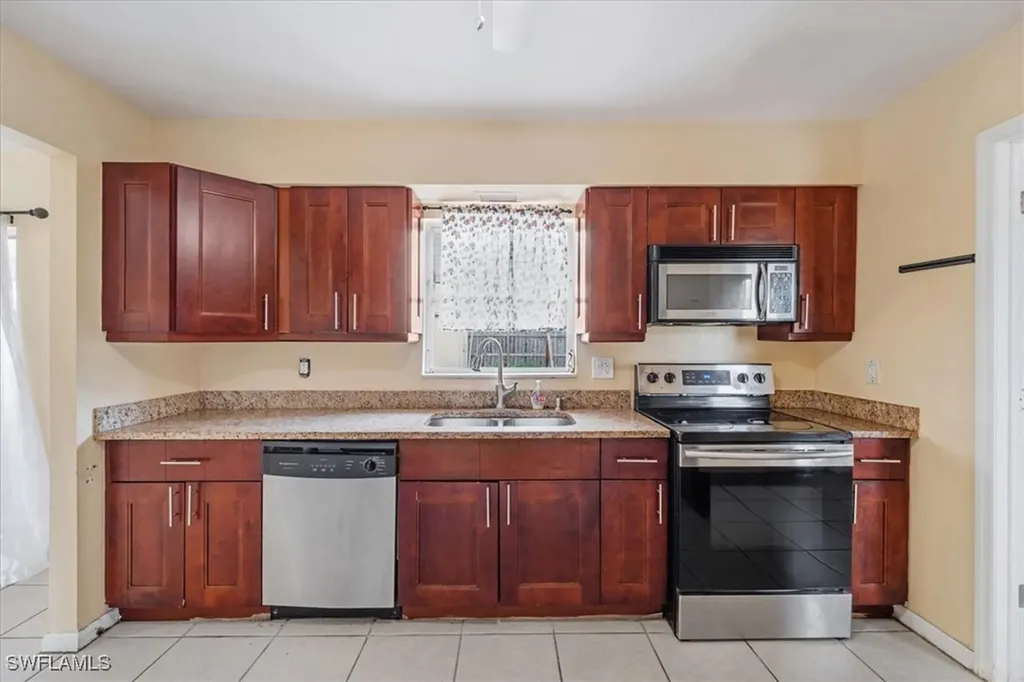416 Rushmore Avenue S Lehigh Acres FL 33936