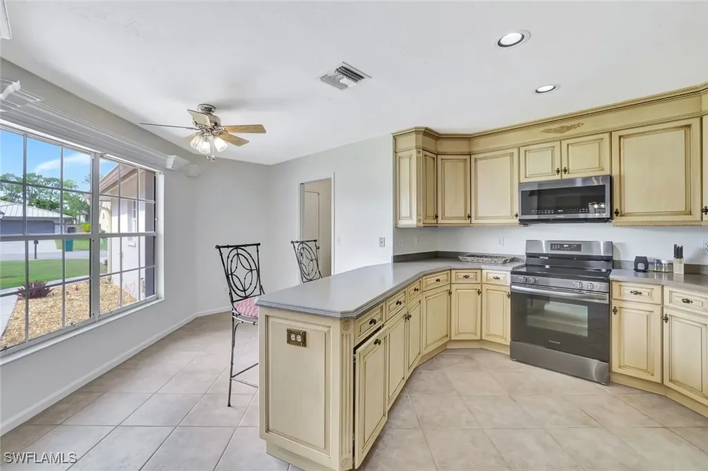 5859 Westbourgh Court Naples FL 34112