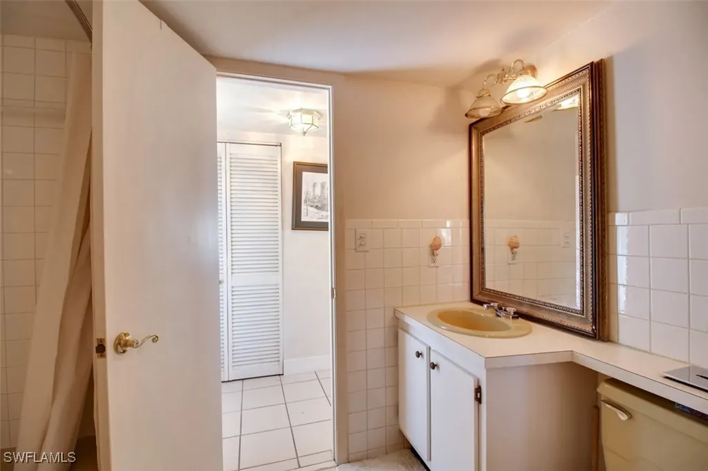 250 7th Avenue S Naples FL 34102