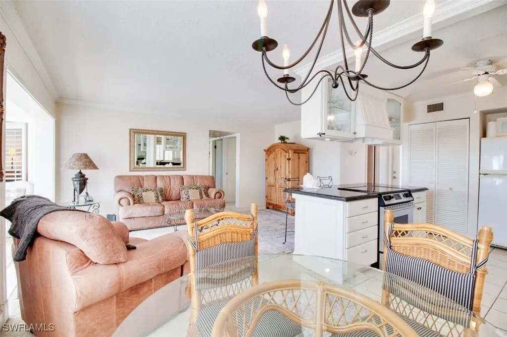 250 7th Avenue S Naples FL 34102