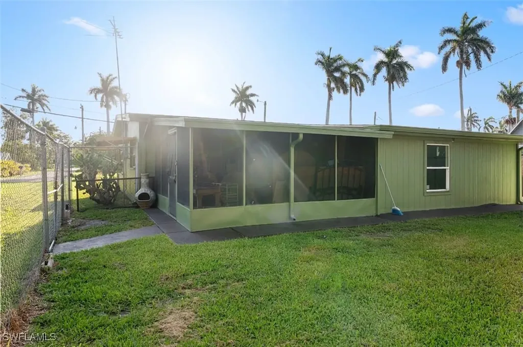 1154 4th Way North Fort Myers FL 33903