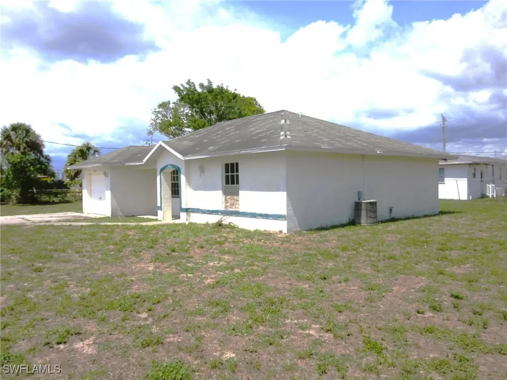 2165 Ben Street Fort Myers FL 33916