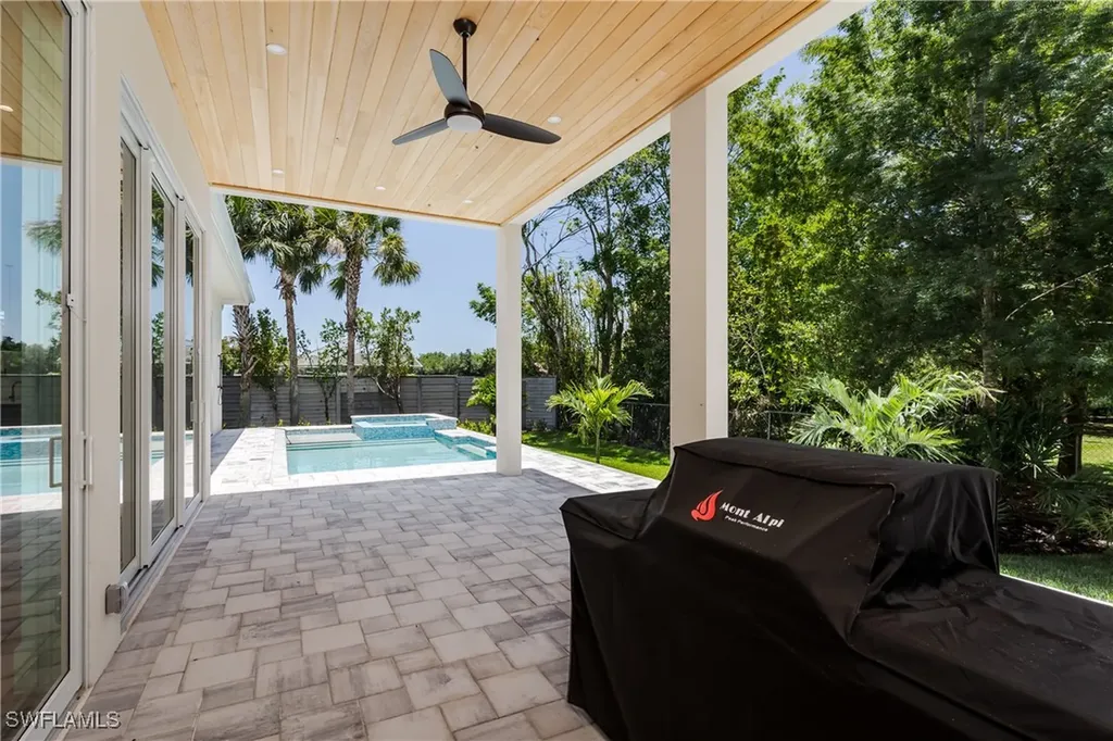 2854 Coach House Way Naples FL 34105