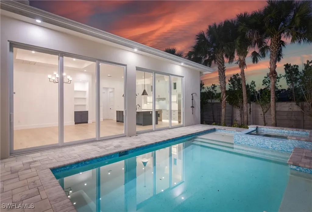 2854 Coach House Way Naples FL 34105