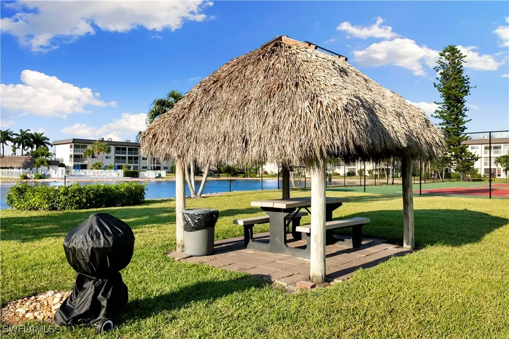1008 Manatee Road Naples FL 34114