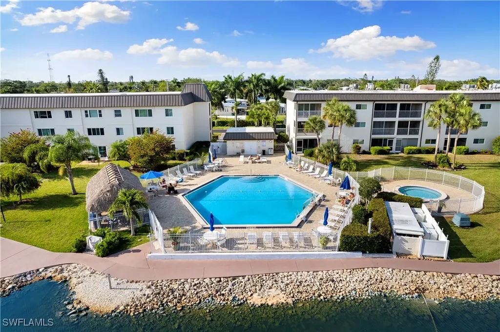 1008 Manatee Road Naples FL 34114
