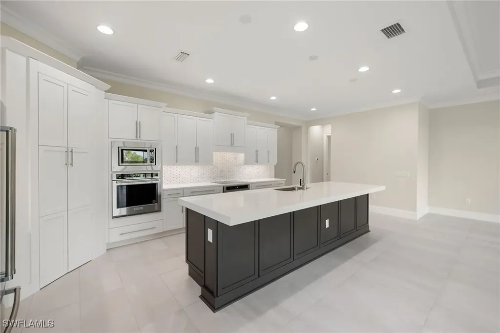8750 Calypso Court Naples FL 34112