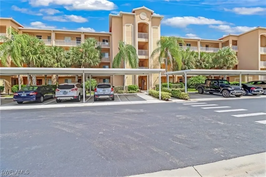 8261 Pathfinder Loop Fort Myers FL 33919