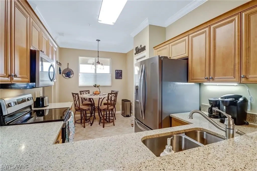 8261 Pathfinder Loop Fort Myers FL 33919
