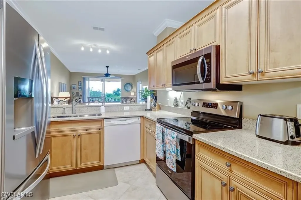 8261 Pathfinder Loop Fort Myers FL 33919
