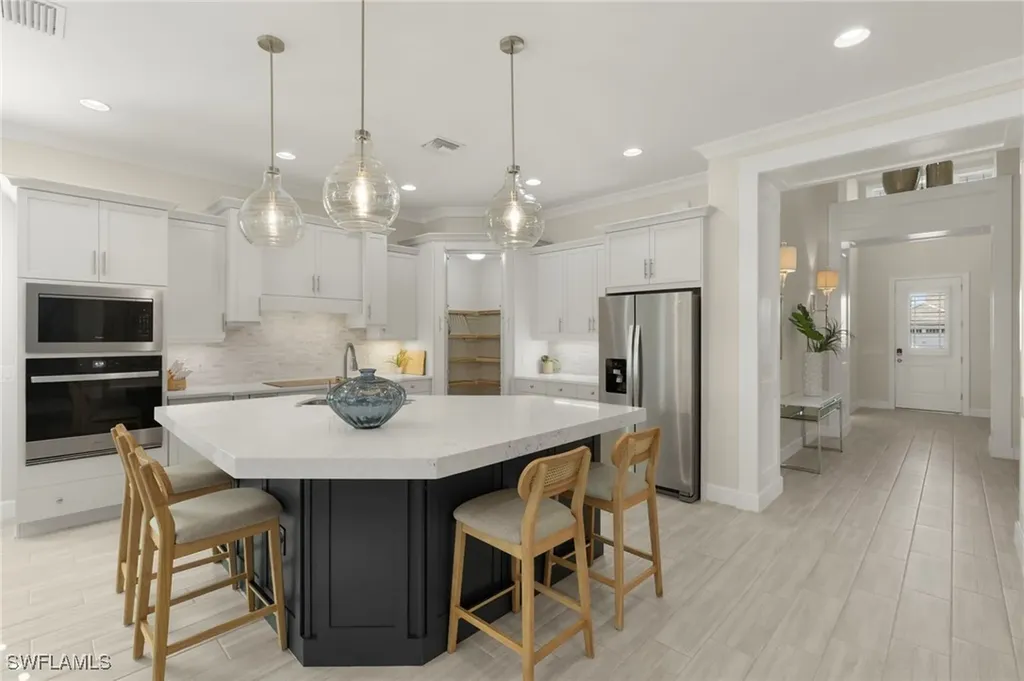8979 Gustavia Court Naples FL 34112