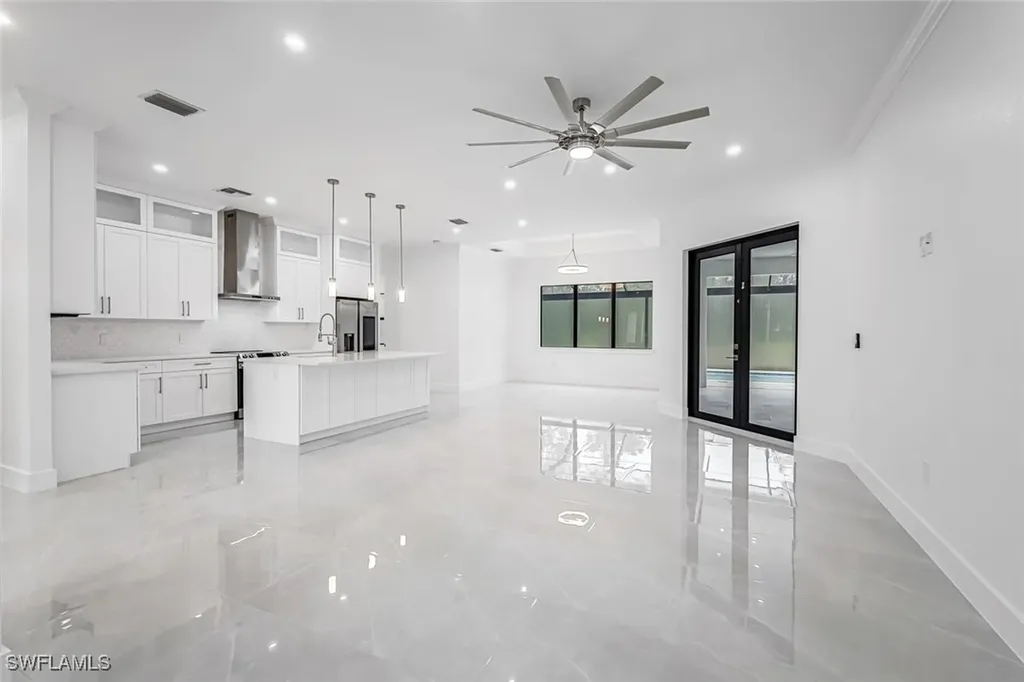 2806-2840 Golden Gate Boulevard W Naples FL 34117