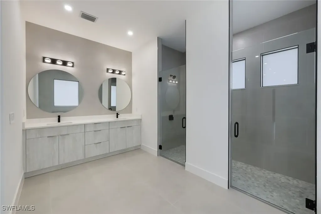 2806-2840 Golden Gate Boulevard W Naples FL 34117