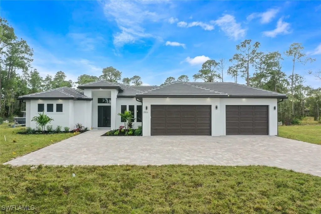 2806-2840 Golden Gate Boulevard W Naples FL 34117