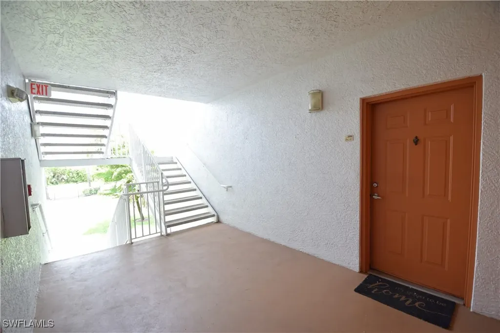 6481 Aragon Way Fort Myers FL 33966