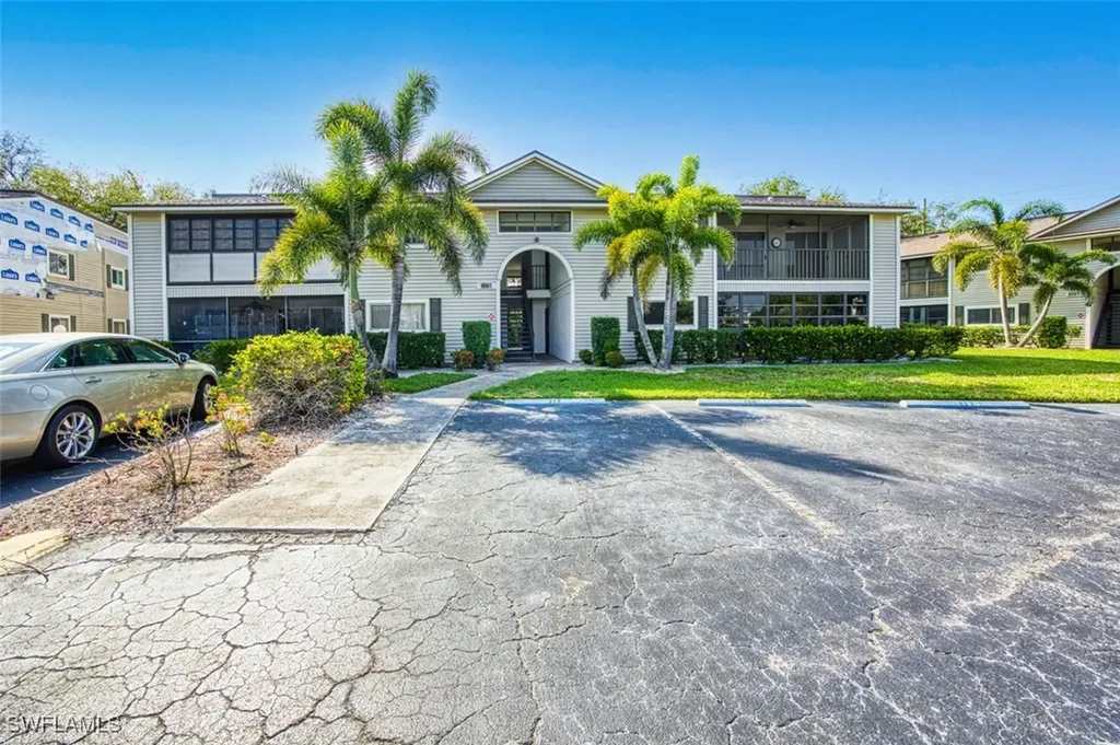 8061 S Woods Circle Fort Myers FL 33919