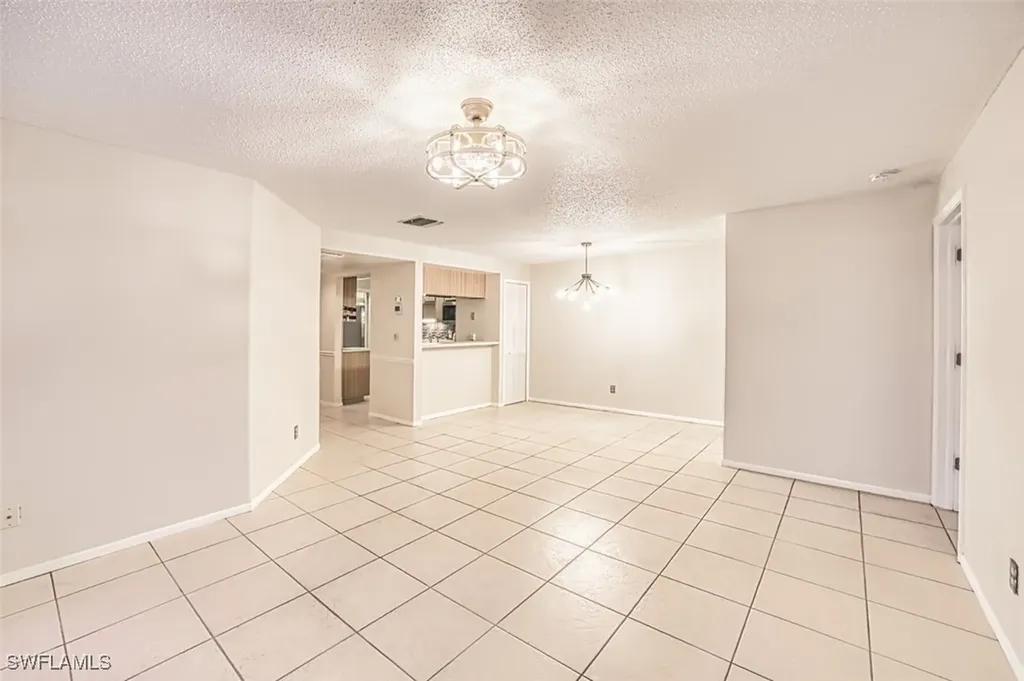 8061 S Woods Circle Fort Myers FL 33919