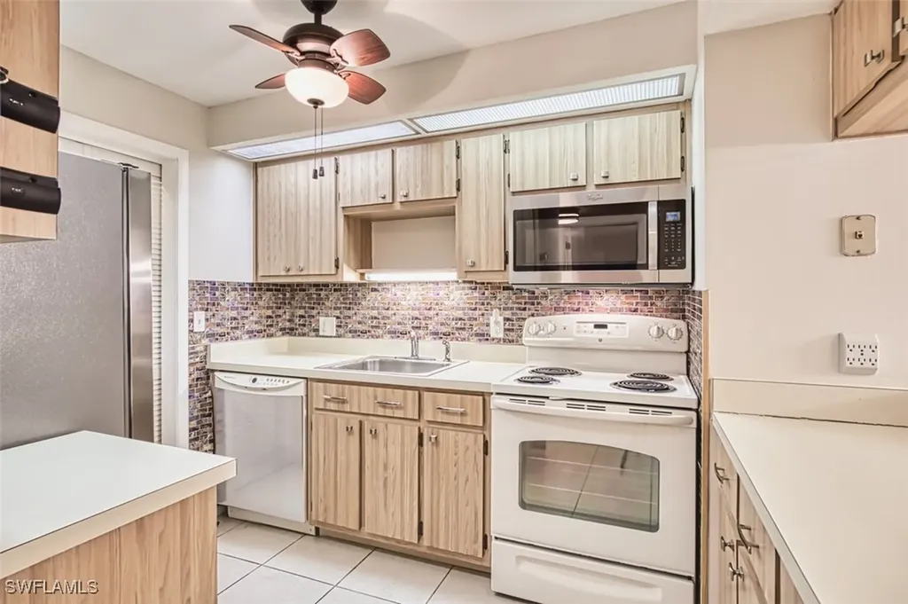 8061 S Woods Circle Fort Myers FL 33919