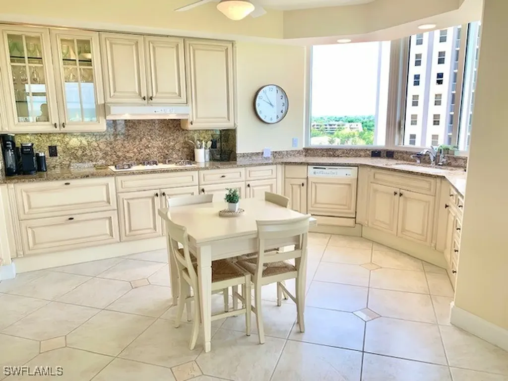 6597 Nicholas Boulevard Naples FL 34108