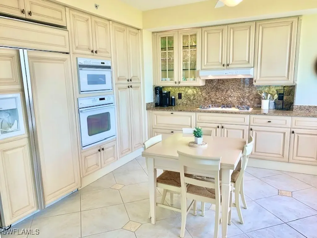 6597 Nicholas Boulevard Naples FL 34108