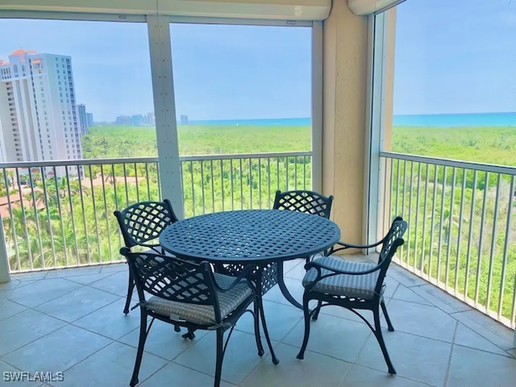 6597 Nicholas Boulevard Naples FL 34108