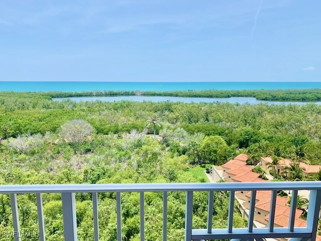 6597 Nicholas Boulevard Naples FL 34108