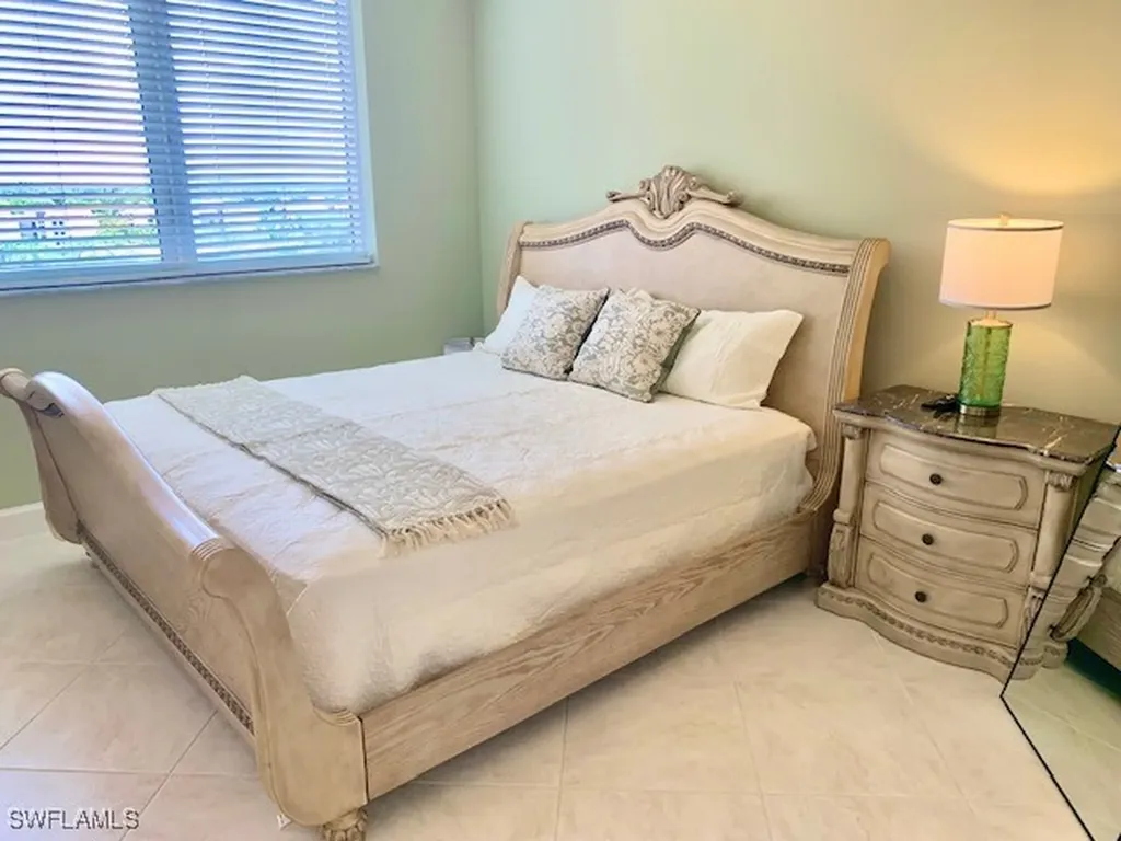 6597 Nicholas Boulevard Naples FL 34108