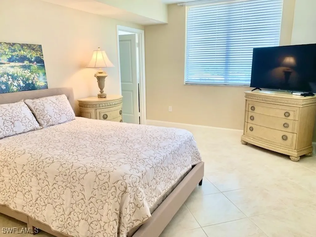 6597 Nicholas Boulevard Naples FL 34108