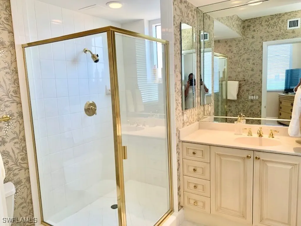 6597 Nicholas Boulevard Naples FL 34108