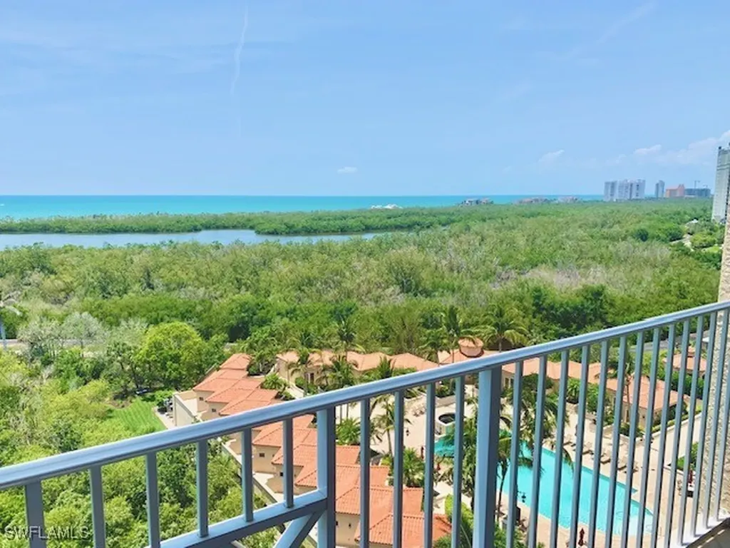 6597 Nicholas Boulevard Naples FL 34108
