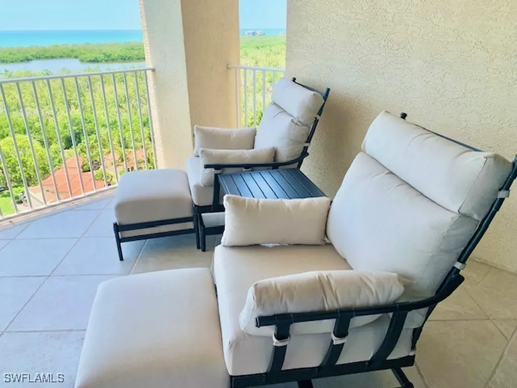6597 Nicholas Boulevard Naples FL 34108