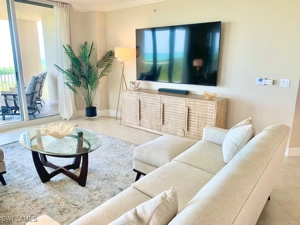 6597 Nicholas Boulevard Naples FL 34108