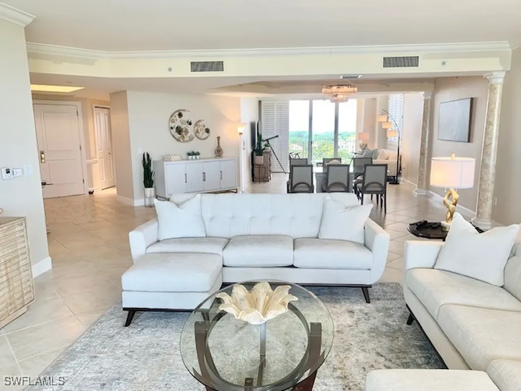 6597 Nicholas Boulevard Naples FL 34108