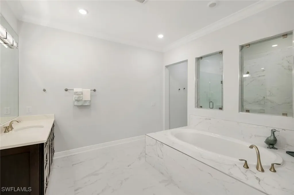 2488 Breakwater Way Naples FL 34112