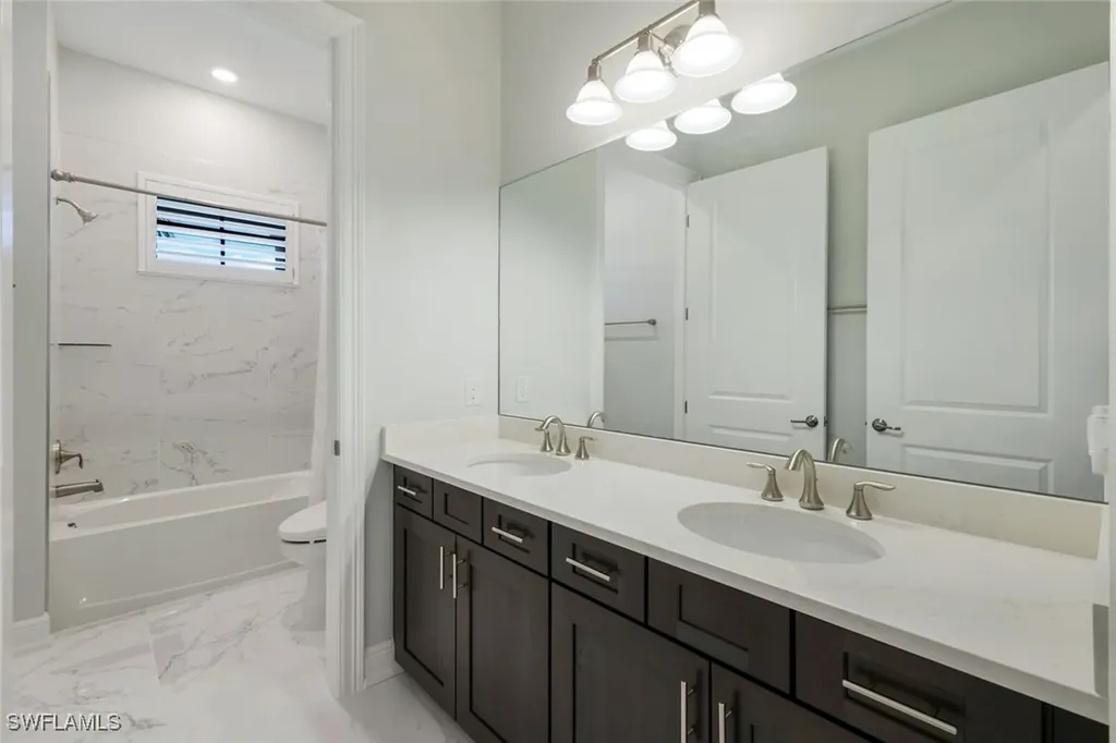 2488 Breakwater Way Naples FL 34112