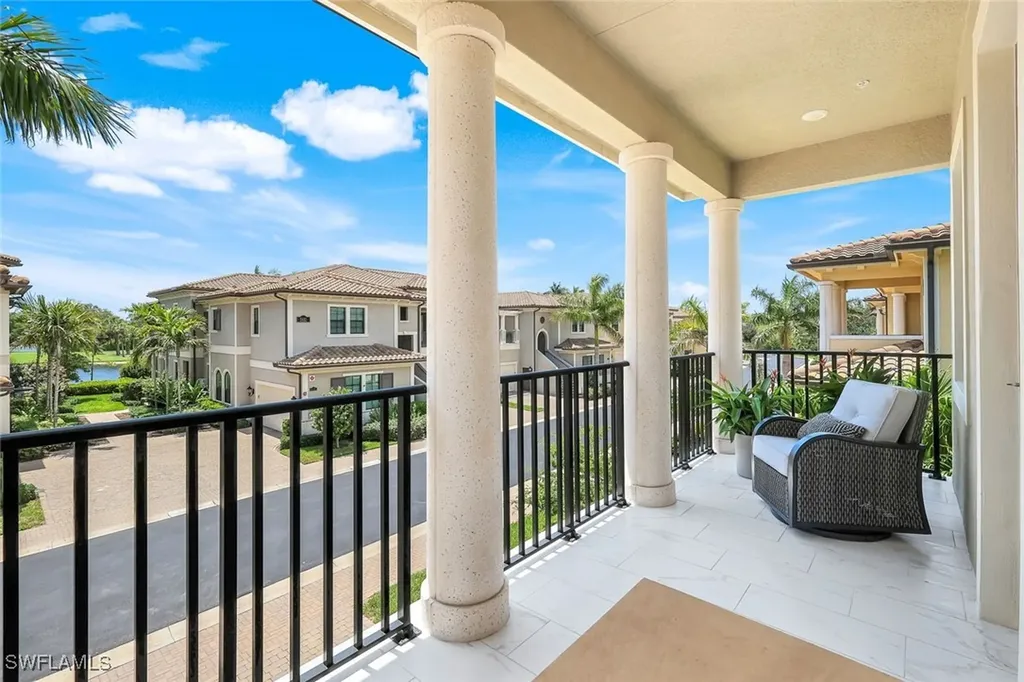 2488 Breakwater Way Naples FL 34112