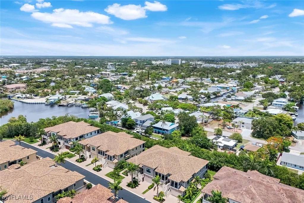 2488 Breakwater Way Naples FL 34112