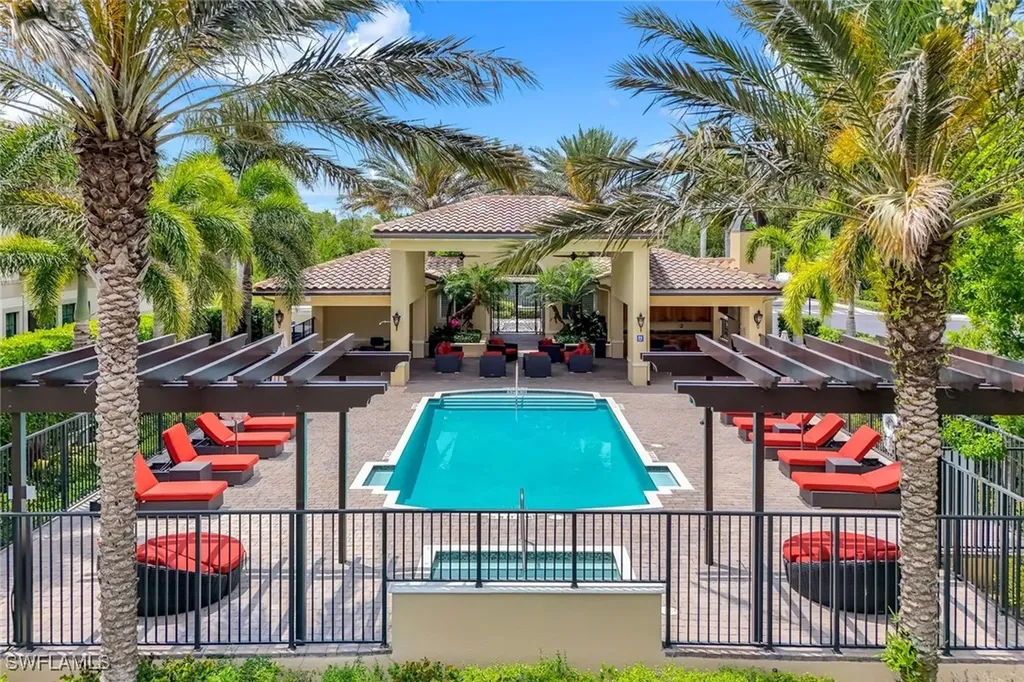 2488 Breakwater Way Naples FL 34112