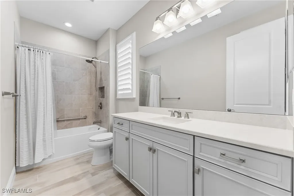 2609 Seychelles Circle Naples FL 34112