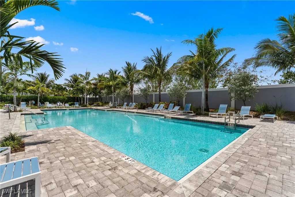 2609 Seychelles Circle Naples FL 34112