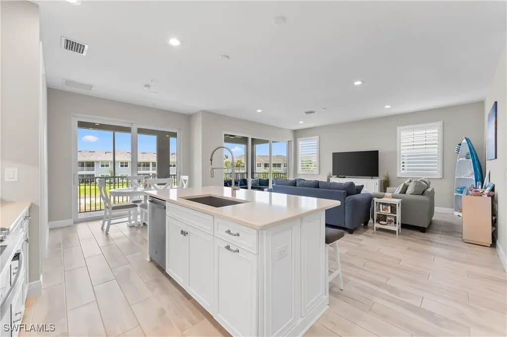 2609 Seychelles Circle Naples FL 34112