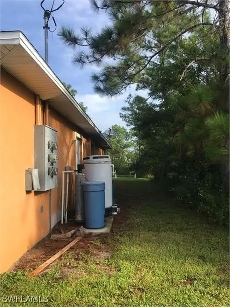 111 E 12th Street Lehigh Acres FL 33972
