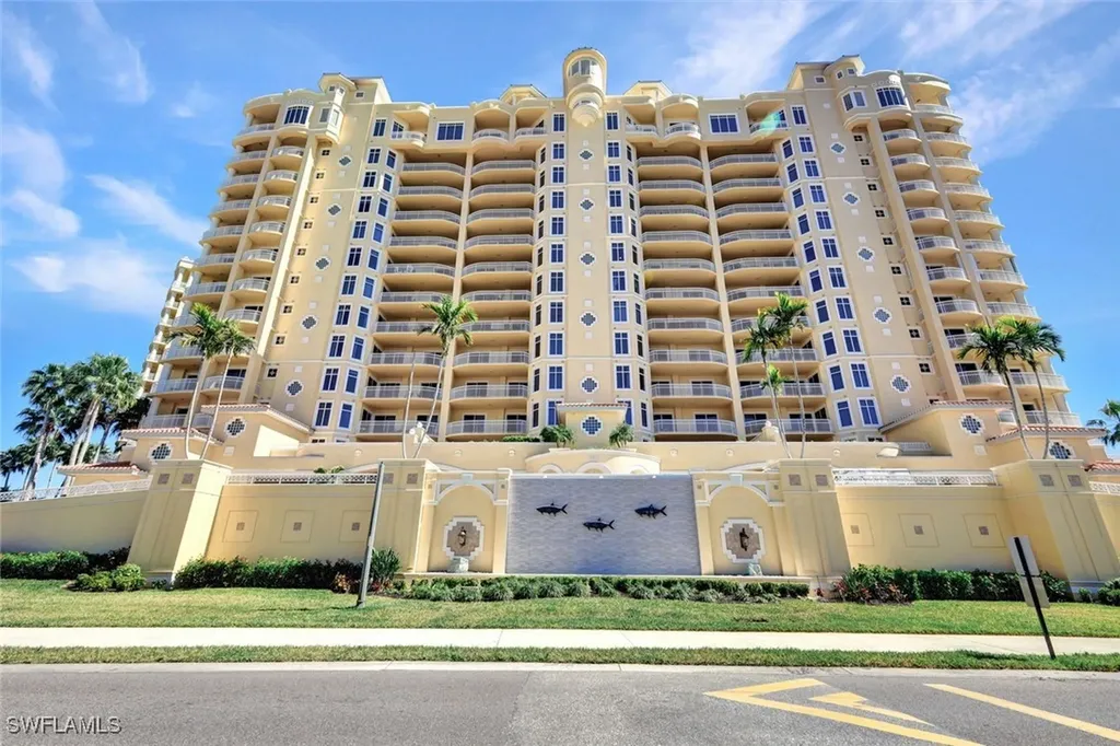 6081 Silver King Boulevard Cape Coral FL 33914