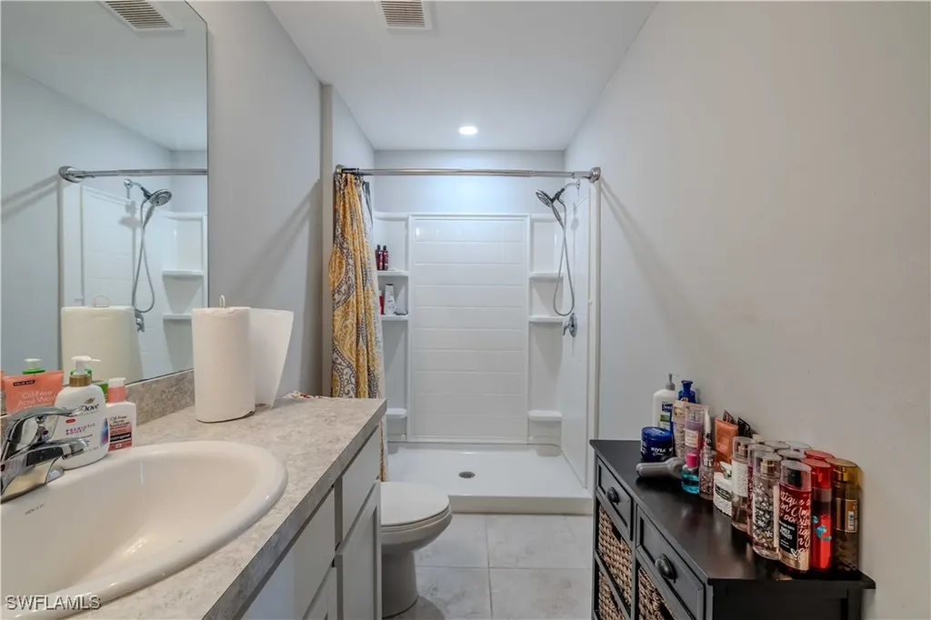 1818 NE 6th Place Cape Coral FL 33909