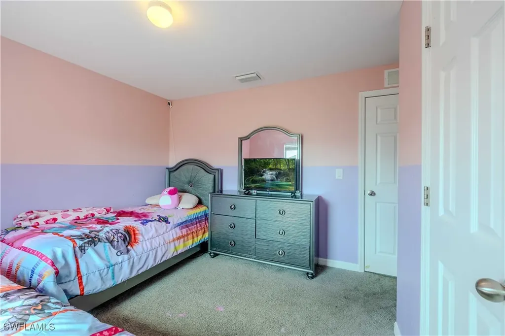 1818 NE 6th Place Cape Coral FL 33909