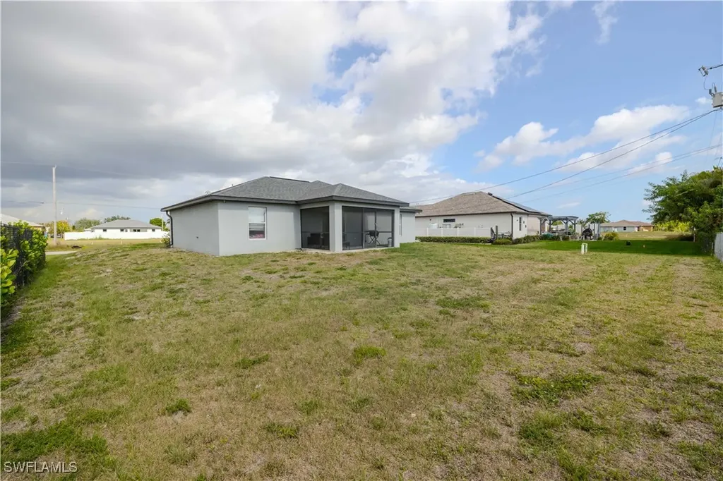 1818 NE 6th Place Cape Coral FL 33909