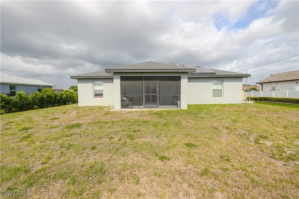 1818 NE 6th Place Cape Coral FL 33909