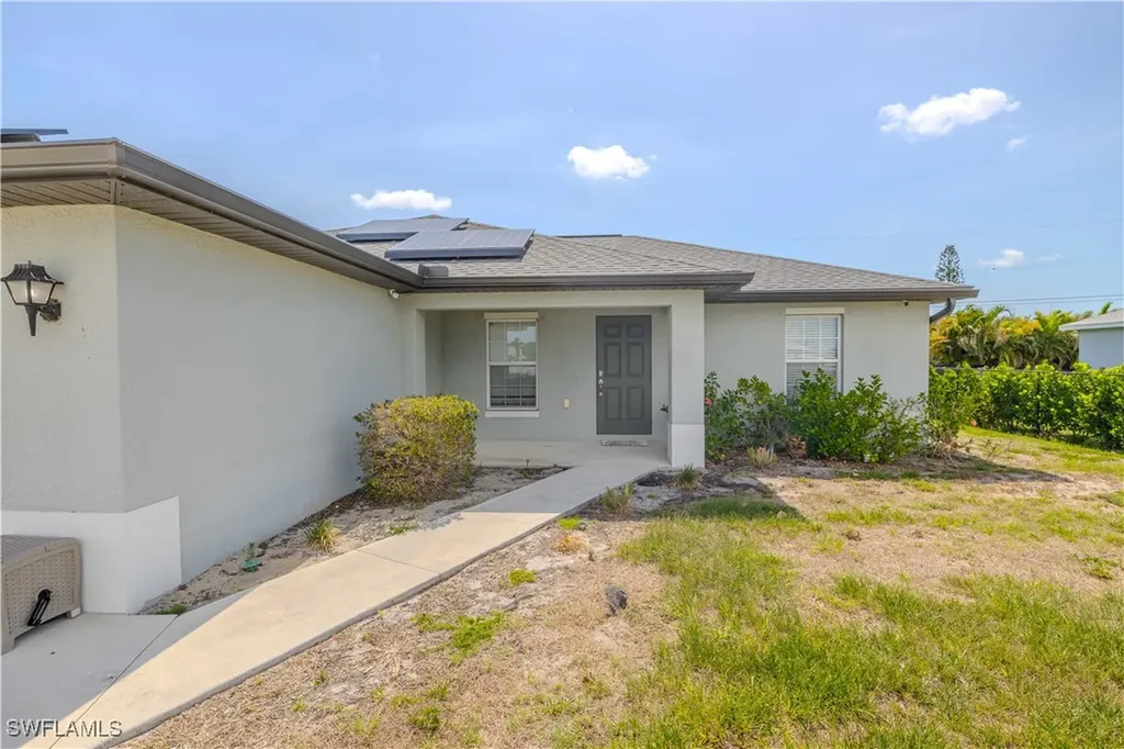 1818 NE 6th Place Cape Coral FL 33909